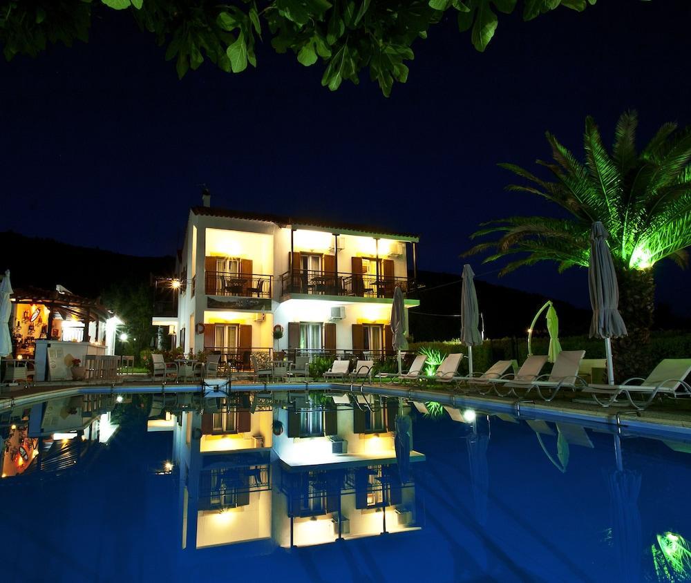 Pegasus Apartments Stafylos Esterno foto