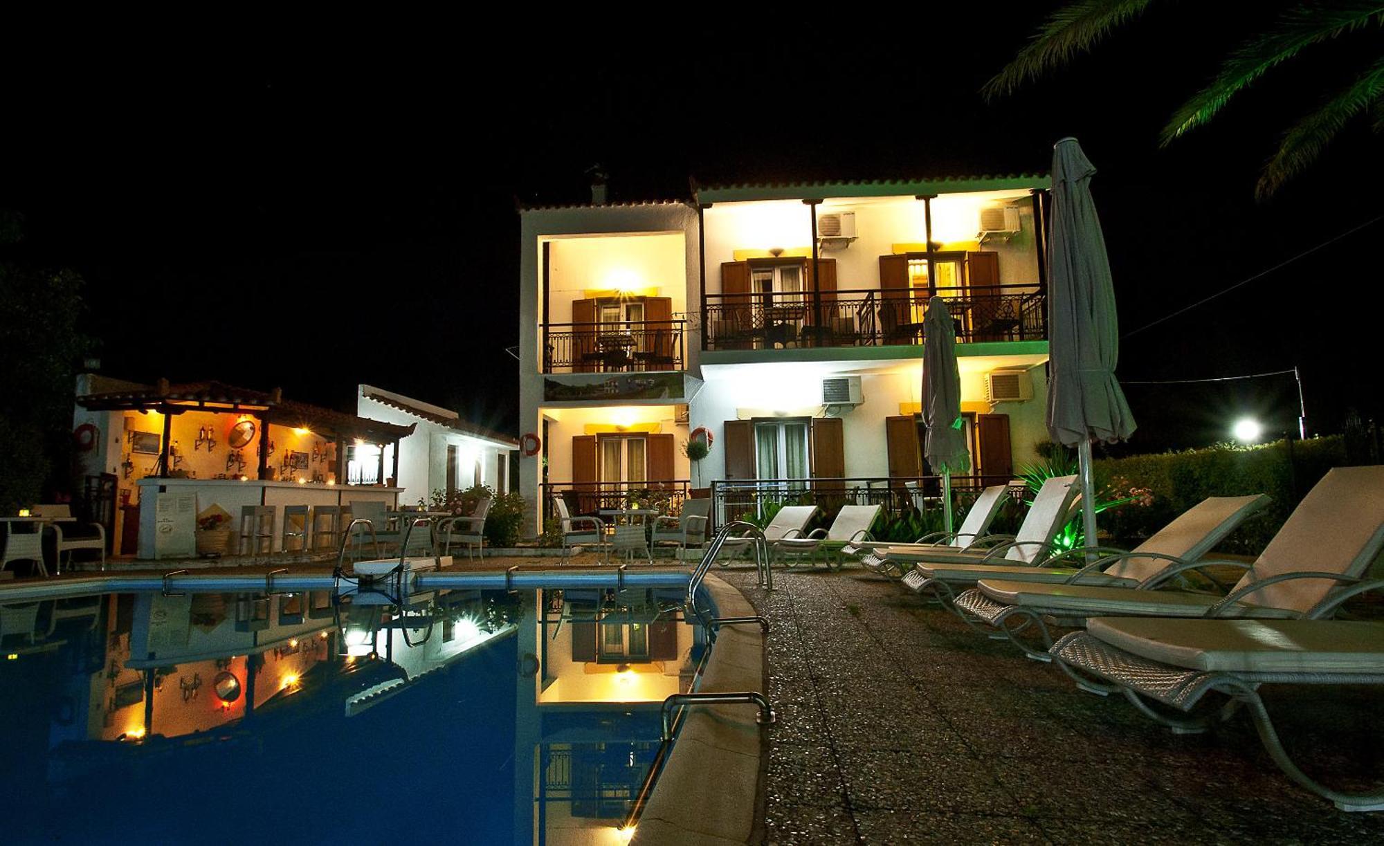 Pegasus Apartments Stafylos Esterno foto