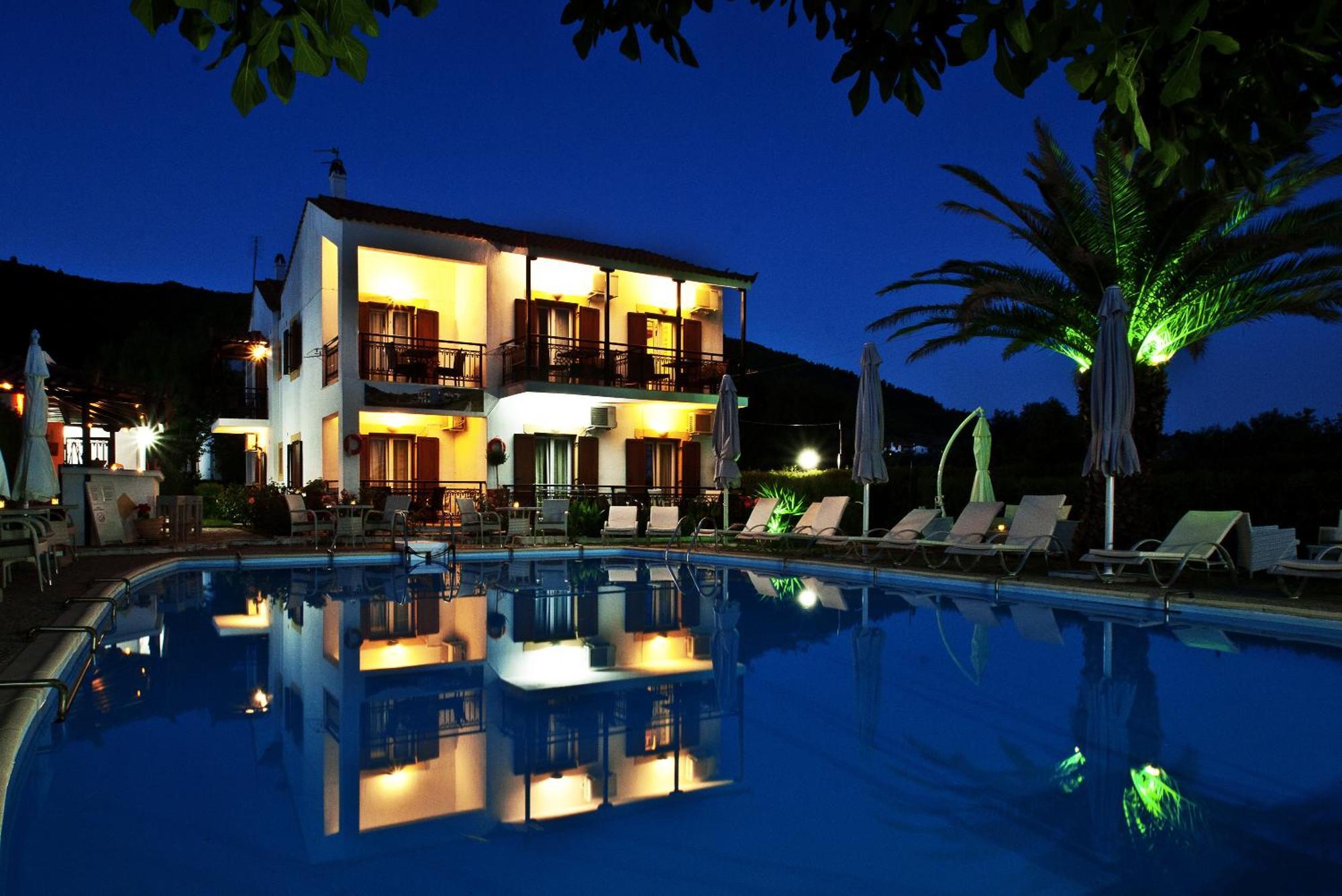 Pegasus Apartments Stafylos Esterno foto
