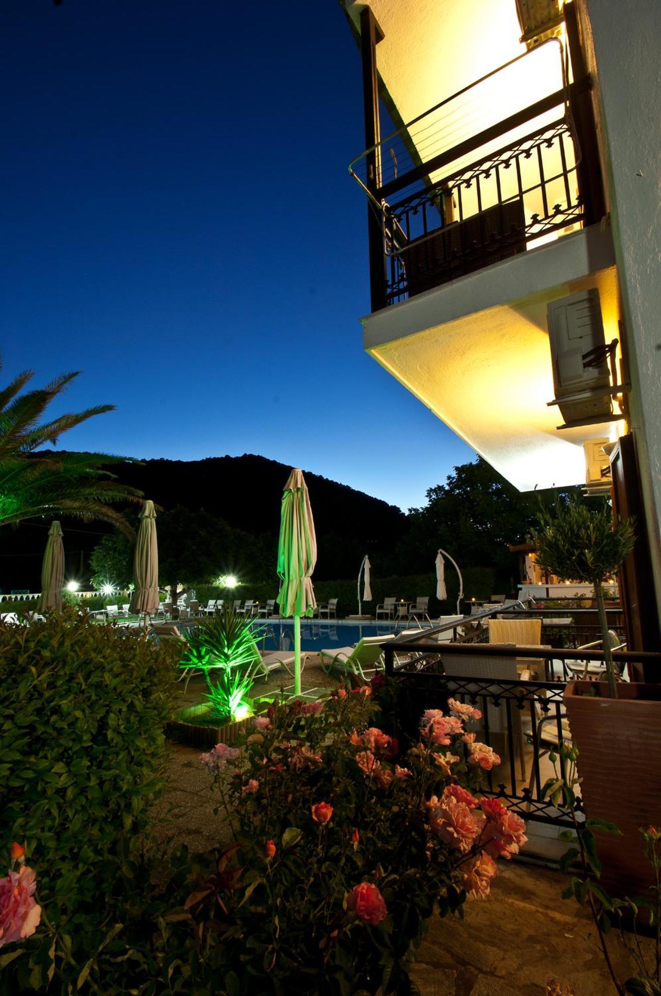 Pegasus Apartments Stafylos Esterno foto